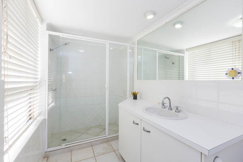 South Pacific Plaza - Official - Foster Accommodation 30