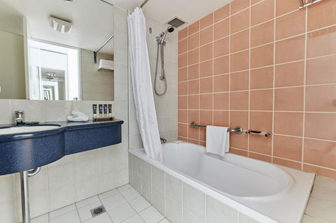 Novotel Cairns Oasis Resort - Foster Accommodation 2