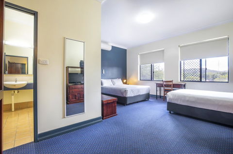 Nightcap At Atherton Hotel - Foster Accommodation 2