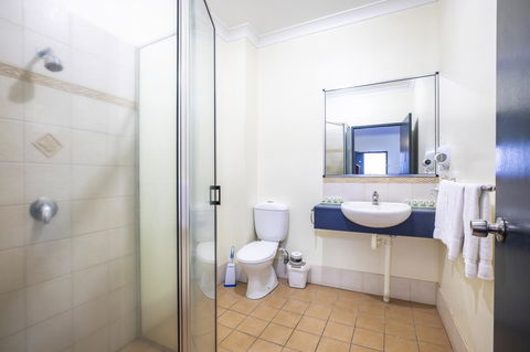 Nightcap At Atherton Hotel - Foster Accommodation 3