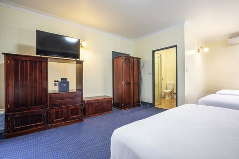 Nightcap At Atherton Hotel - Foster Accommodation 15