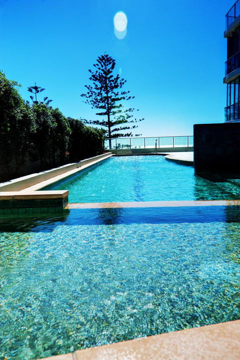 Reflection On The Sea - Foster Accommodation 23