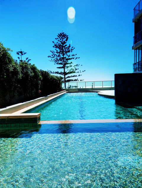 Reflection On The Sea - Foster Accommodation 29