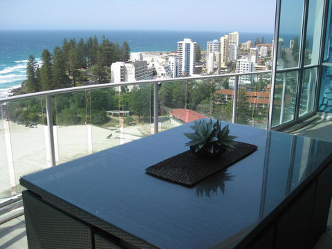 Reflection On The Sea - Foster Accommodation 35