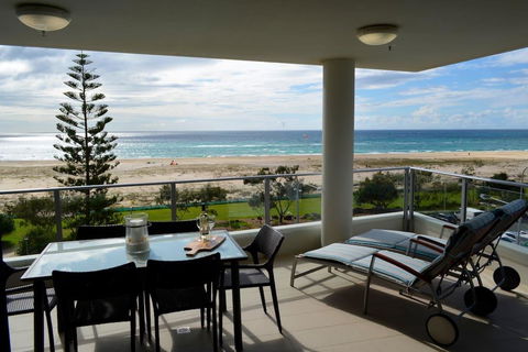 Pure Kirra - Foster Accommodation 13