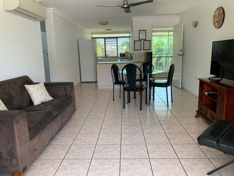 Townsville Holiday Apartments - Foster Accommodation 0