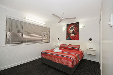 Townsville Holiday Apartments - Foster Accommodation 14