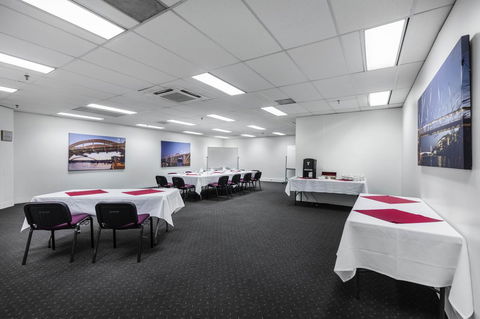 George Williams Hotel - Foster Accommodation 40