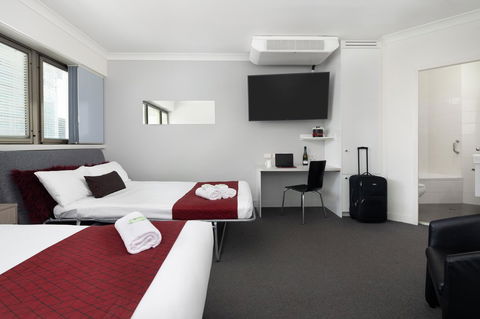 George Williams Hotel - Foster Accommodation 7
