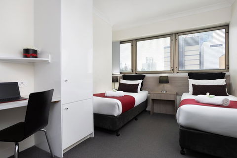 George Williams Hotel - Foster Accommodation 8