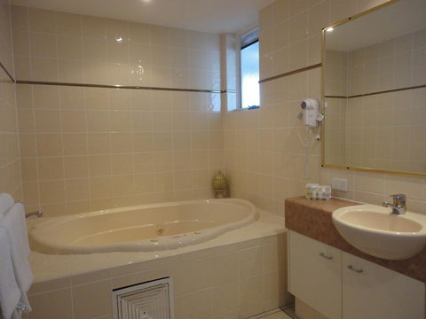 Aquarius Resort - Foster Accommodation 25