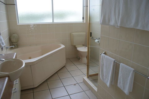Aquarius Resort - Foster Accommodation 1