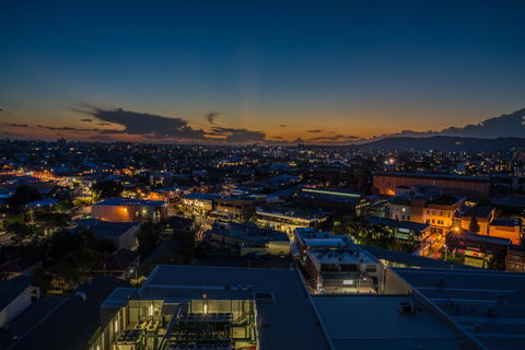 Arena Apartments By CLLIX - Foster Accommodation 7