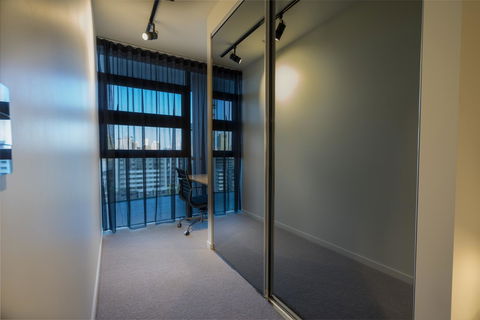 Arena Apartments By CLLIX - Foster Accommodation 26