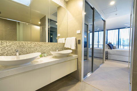 Arena Apartments By CLLIX - Foster Accommodation 14