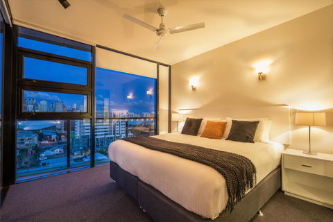Arena Apartments By CLLIX - Foster Accommodation 13