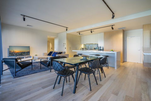 Arena Apartments By CLLIX - Foster Accommodation 32