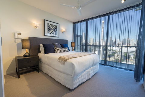 Arena Apartments By CLLIX - Foster Accommodation 18