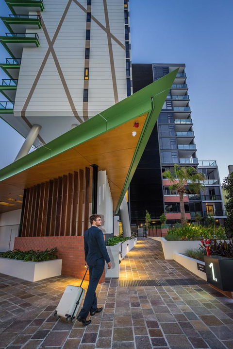 Arena Apartments By CLLIX - Foster Accommodation 22