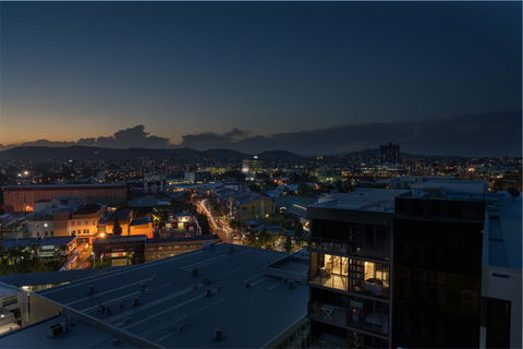 Arena Apartments By CLLIX - Foster Accommodation 25