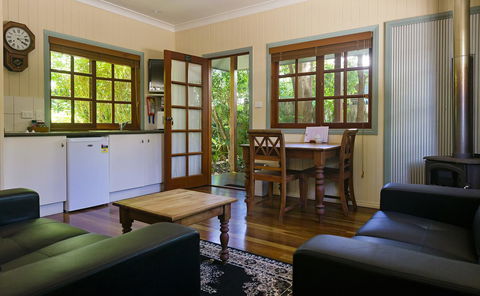 Allumbah Pocket Cottages - Foster Accommodation 29