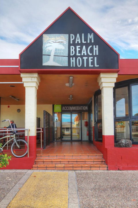 Palm Beach Hotel - Foster Accommodation 7