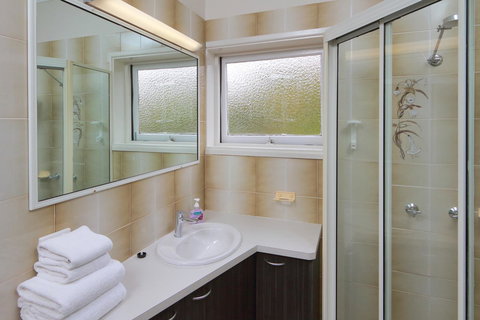 Palm Beach Hotel - Foster Accommodation 3