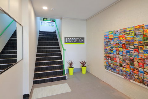 Palm Beach Hotel - Foster Accommodation 27