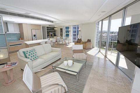 Oceans Mooloolaba - Foster Accommodation 5