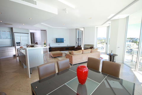 Oceans Mooloolaba - Foster Accommodation 25