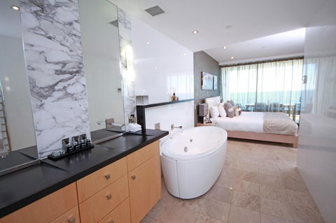 Oceans Mooloolaba - Foster Accommodation 10