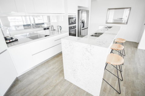 Belise Apartments - Foster Accommodation 3