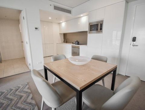 Belise Apartments - Foster Accommodation 31