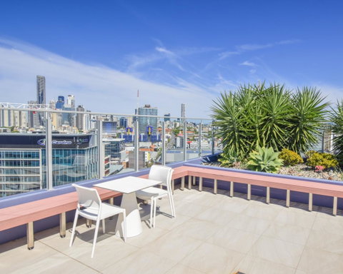 Belise Apartments - Foster Accommodation 20