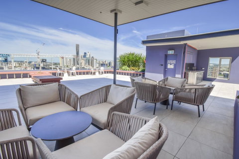 Belise Apartments - Foster Accommodation 2
