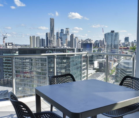 Belise Apartments - Foster Accommodation 18