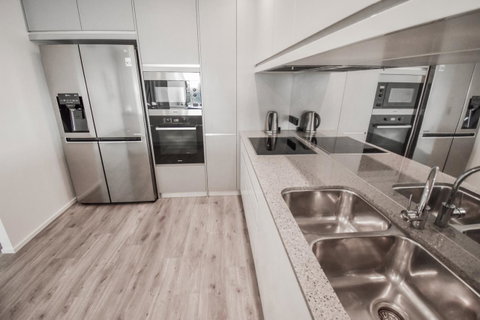Belise Apartments - Foster Accommodation 35