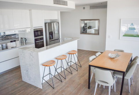 Belise Apartments - Foster Accommodation 4