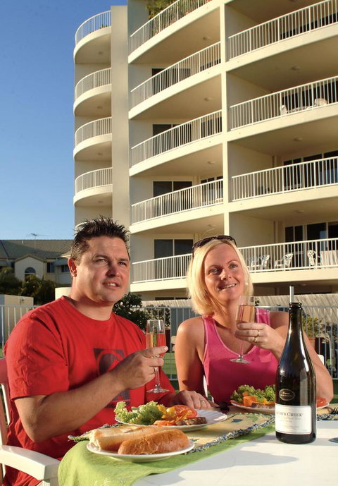 Fairways Golf & Beach Retreat Bribie Island - Foster Accommodation 11