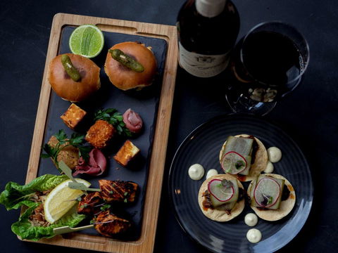 Pullman Cairns International - Foster Accommodation 9