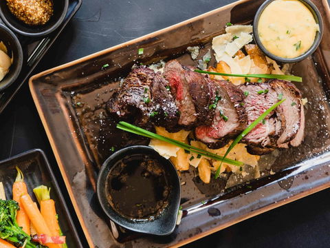 Pullman Cairns International - Foster Accommodation 29