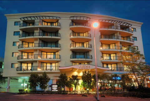 Central Cosmo Apartment Hotel - Foster Accommodation 7