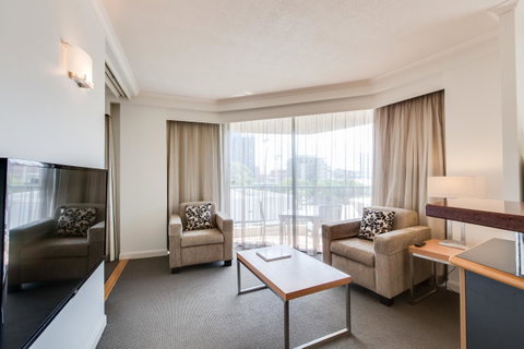 Central Cosmo Apartment Hotel - Foster Accommodation 27