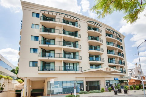 Central Cosmo Apartment Hotel - Foster Accommodation 13