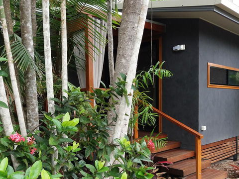 Forest Lodge: Little Villa - Foster Accommodation 0