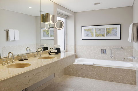Sofitel Brisbane Central - Foster Accommodation 14