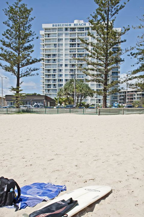 Burleigh Beach Tower - Foster Accommodation 15