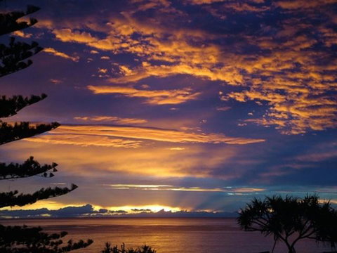Burleigh Beach Tower - Foster Accommodation 13