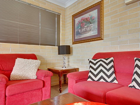 Murray Street Apartments - Foster Accommodation 0