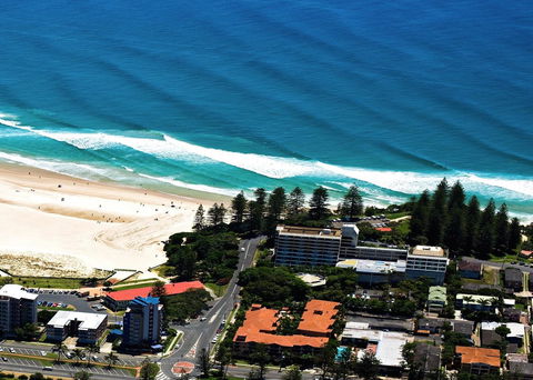 Komune Resort And Beach Club Greenmount Beach - Foster Accommodation 3